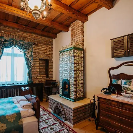Molnos Kuria Hotel 4*