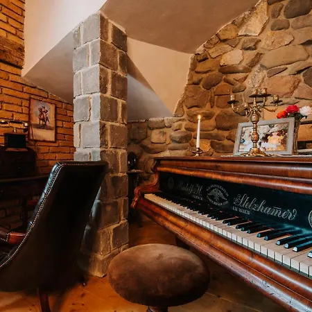 Molnos Kuria Hotel Corund (Harghita)