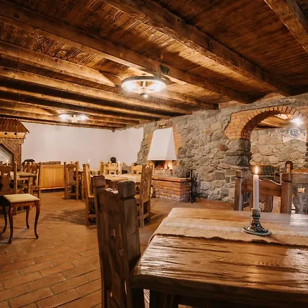 Molnos Kuria Hotel 4*